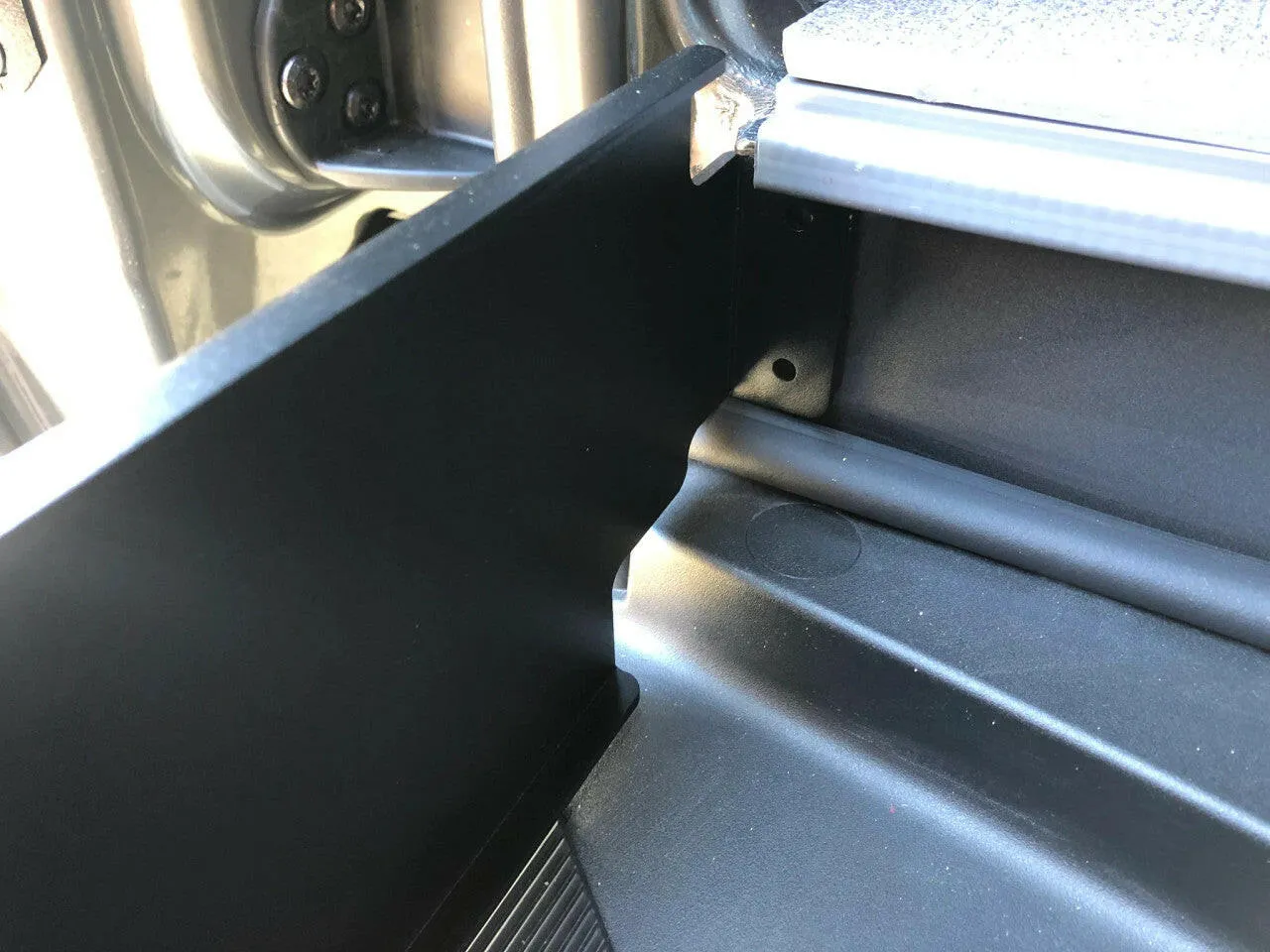 Sprinter Van Sliding Door Step Retaining Box for 2007 Model